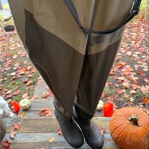 Orvis Green and Gray Wader Care Label